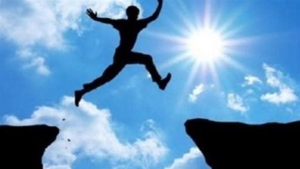 سورة من القرآن الكريم من يداوم على قراءتها يوميًا تُفتح له سبعة أبواب من الرزق، ويُغنيه الله من حيث لا يحتسب