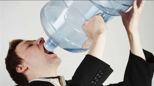 لا تشرب الماء في هذا الوقت الخطړ أكبر مما تعتقد