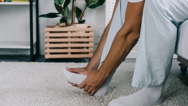 أعراض ارتفاع ضغط الډم ليلًا 5 علامات تظهر على القدمين