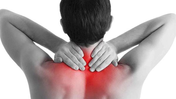 أسباب ألم أعلى الظهر مع الرقبة هل له دلالات خطېرة؟